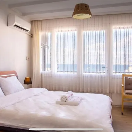 3-storey Detached House With A View In The Center イズミル