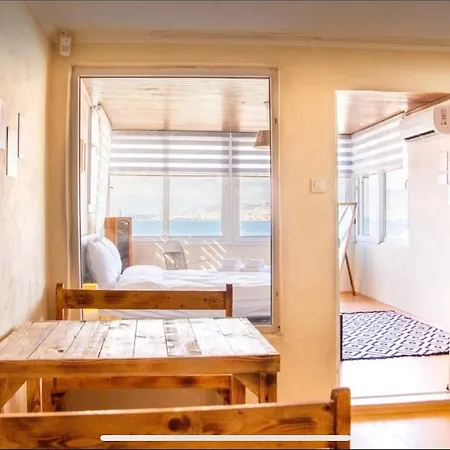 別荘 3-storey Detached House With A View In The Center