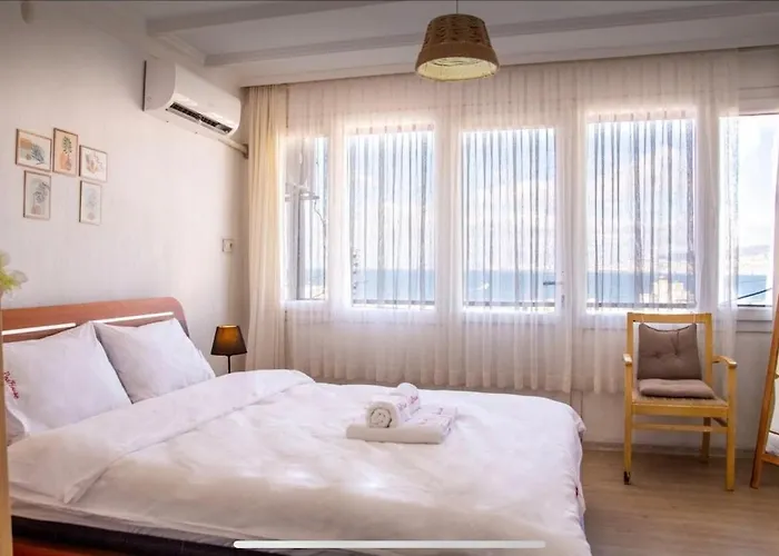 3-storey Detached House With A View In The Center イズミル