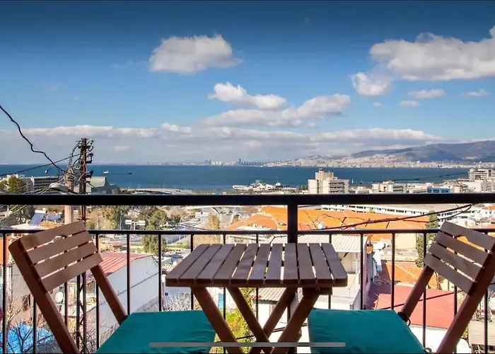 3-storey Detached House With A View In The Center Hébergement de vacances